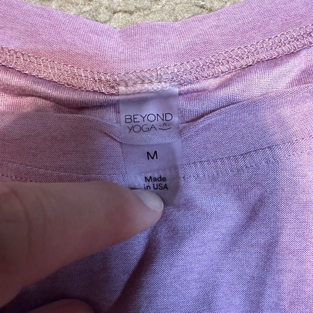 Beyond Yoga Crop - image 2